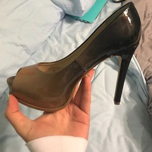 Guess heels gold to black